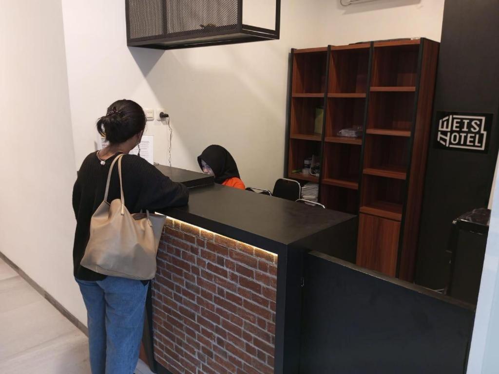 Weis Hotel Simpang Lima เซอมารัง ภายนอก รูปภาพ